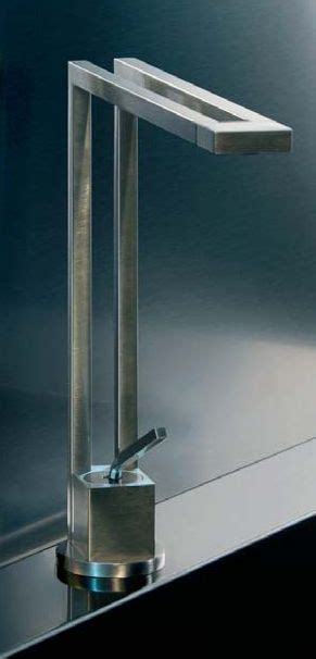 shower faucet with geometric design