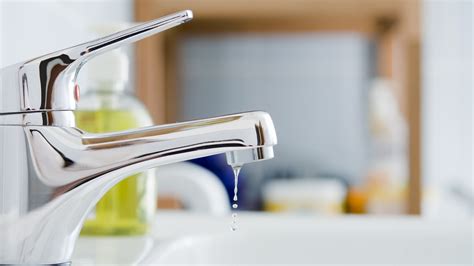 shower faucet with smudge proof